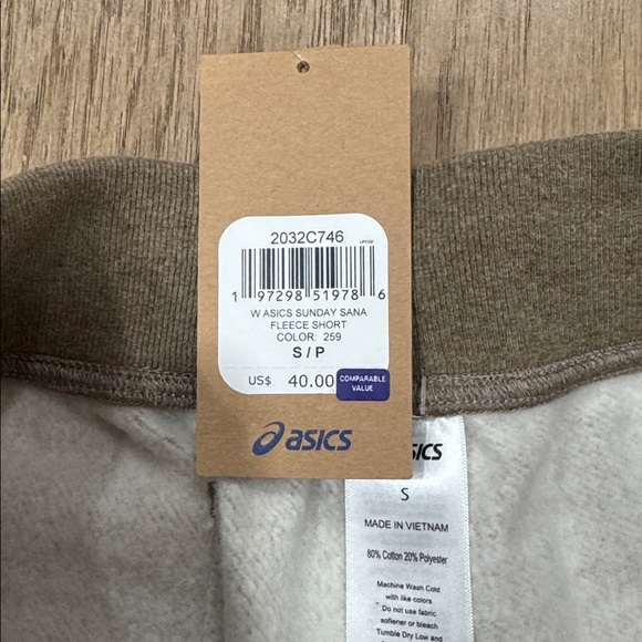 NWT Women's ASICS Sunday Sana Fleece Short Size Small - Picture 4 of 6